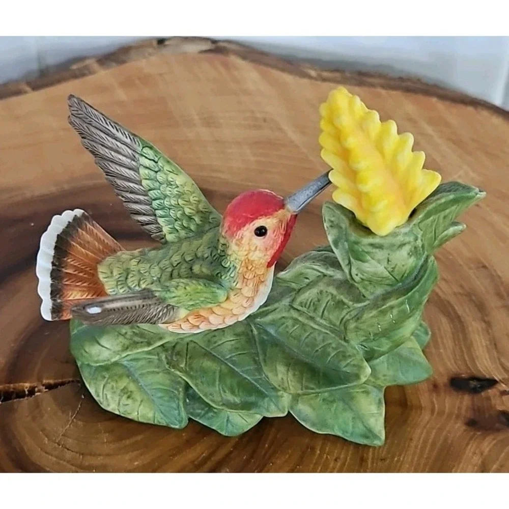 Allen's Hummingbird with Aphelandra Flower Porcelain Bird Figurine Bronson 1996